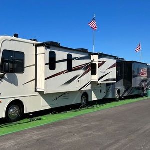 Meet your Posher, Marcos